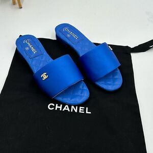 Women’s Chanel CC satin sandals size 36 made in Italy